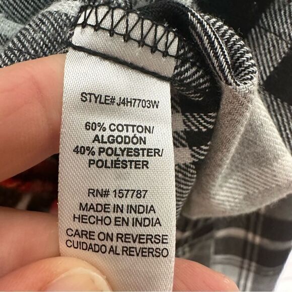 Jolie & Joy medium black & red plaid shirt - Picture 4 of 5